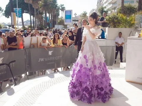 Lý Nhã Kỳ diện đầm hoa oải hương với trang sức 2,6 tỷ tại Cannes