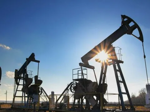 Giải mã nguồn cơn đà tăng cao phi mã của giá xăng dầu toàn cầu đến từ đâu?