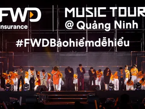 Khoảnh khắc tri ân khách hàng đầy ý nghĩa tại FWD Music Tour 2022