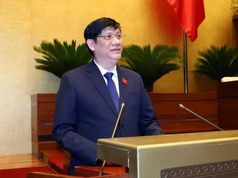 Xây dựng, quyết định giá dịch vụ khám, chữa bệnh theo quy định về giá