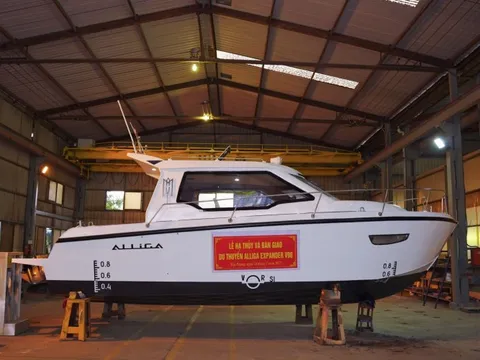 Tập đoàn Alliga đón nhận bàn giao và hạ thủy du thuyền Alliga Expander V90