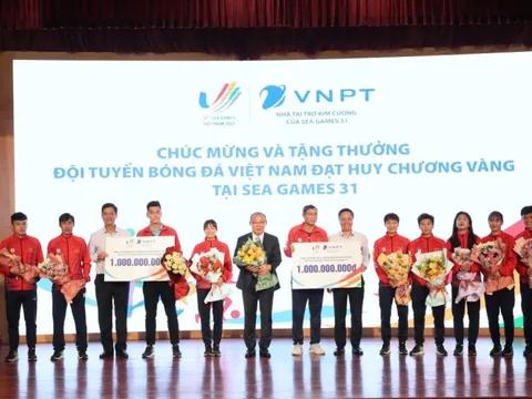 Tập đoàn VNPT thưởng “nóng” 2 tỷ đồng cho đội tuyển bóng đá Việt Nam