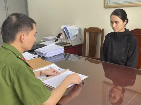 Bắt giữ cô gái mua bán tài khoản ngân hàng trái phép