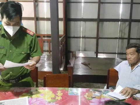 Khởi tố người đàn ông cho con trai lô đất rồi đòi lại, chiếm giữ