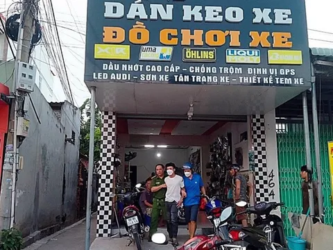 Bình Thuận: Bắt 2 thanh niên mang súng, dao, ma tuý cùng hàng trăm viên đạn