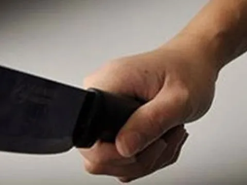 Điều tra vụ người đàn ông bất ngờ bị nhóm thanh niên xông vào nhà chém