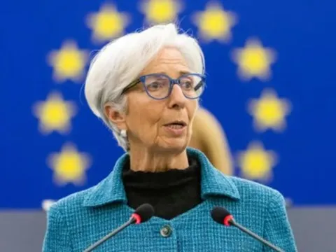 ECB cảnh báo rủi ro tài chính từ tiền mã hóa