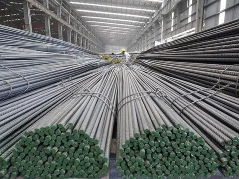 Lý do giá thép giảm mạnh ngay trong mùa cao điểm xây dựng