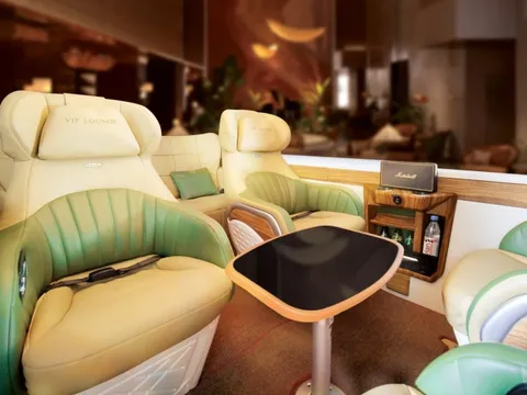 Khám phá DCar Vip Lounge: Xe sang cho doanh nghiệp