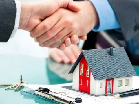 Lãi hàng trăm đến cả nghìn tỷ đồng từ mua rẻ, nhiều doanh nghiệp bất động sản được "cứu cánh" khi lợi nhuận từ hoạt động chủ chốt giảm sút