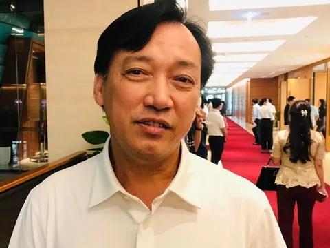 Sách giáo khoa có cần sử dụng vật liệu tốt, in đẹp quá hay không?