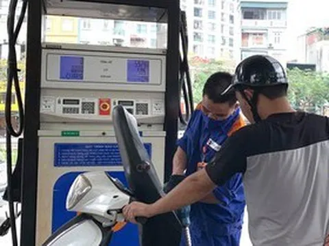 Sự thực chuyện Bộ Công thương ban hành ‘văn bản khó hiểu’ lúc giá xăng cao kỷ lục