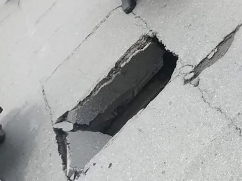 Mặt cầu Long Biên bị thủng: Lãnh đạo công ty quản lý cầu nói gì?