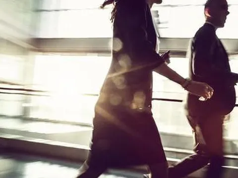 Người bận rộn vẫn có thể giảm cân nhờ 3 cách đi bộ