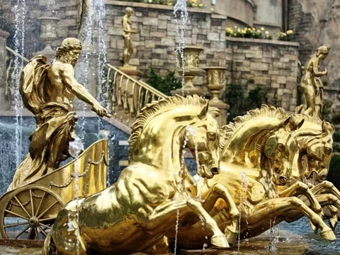 Thác Thần Mặt trời tại Bà Nà Hills – Sứ giả mới của du lịch Việt