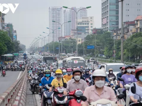 Giao thông Hà Nội tiếp tục tắc nghẽn kéo dài trong ngày đầu tuần