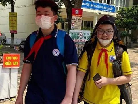 Hà Nội dự kiến tăng học phí: Thêm gánh nặng cho phụ huynh