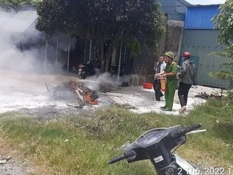 Công an làm rõ vụ vợ chồng cãi nhau, mang xe tay ga ra châm lửa đốt