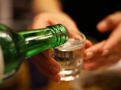 Vỡ thực quản hiếm gặp do nôn ói sau khi nhậu "tới bến"