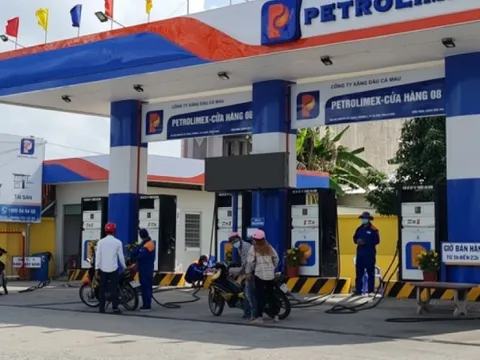 Giá xăng tăng lần thứ 5 liên tiếp, lên cao kỷ lục