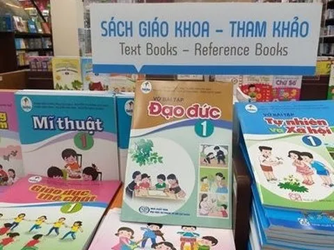 “Nên cấm bán sách tham khảo trong nhà trường”