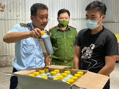 Hà Nội phát hiện kho thuốc bảo vệ thực vật có dấu hiệu hàng giả