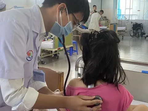 Khánh Hòa: Cứu sống bệnh nhân 5 tuổi bị đuối nước ở hồ bơi