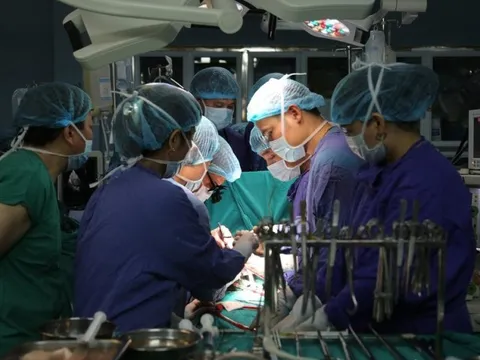 Thiếu nguồn tạng, nạn mua bán tạng - thách thức của ngành ghép tạng