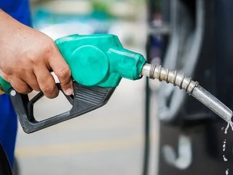 Lập đỉnh với hơn 31.500 đồng/lít, giá xăng Việt Nam đang ở đâu?