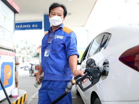 Yêu cầu làm rõ thông tin Malaysia muốn xuất khẩu xăng sang Việt Nam với giá rẻ