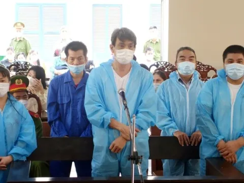 An Giang: Xét xử nhóm đối tượng buôn lậu 180 tấn đường cát