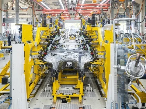 Bên trong nhà máy Mercedes-Benz Việt Nam vừa "khoác áo mới" 33 triệu USD, sở hữu 6 công nghệ sản xuất - lắp ráp xe sang hiện đại nhất thế giới