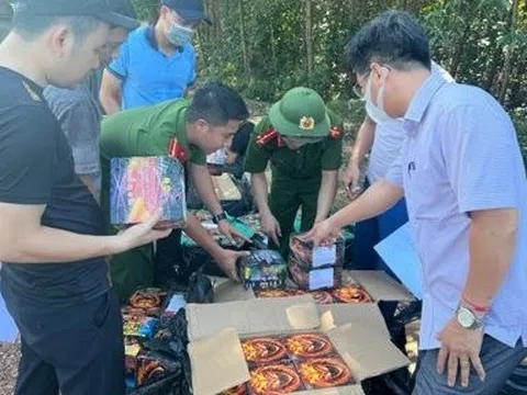 Quảng Bình: Bắt quả tang hai đối tượng vận chuyển hơn nửa tấn pháo hoa