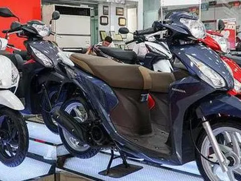 Mặc Honda Vision chênh cao ngất ngưởng, giá Winner X 2022 tiếp tục thủng đáy tại đại lý