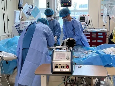Hy hữu thai phụ 21 tuần được cấp cứu kịp thời bằng kỹ thuật ECMO