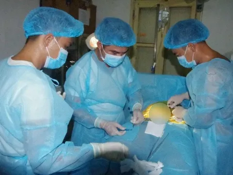 Cấp cứu kịp thời ngư dân người Quảng Nam bị viêm ruột thừa cấp