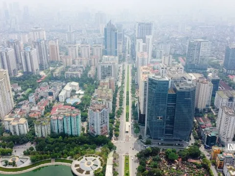 Hà Nội: Tắc đường, không chỗ để xe tại "con đường đau khổ"