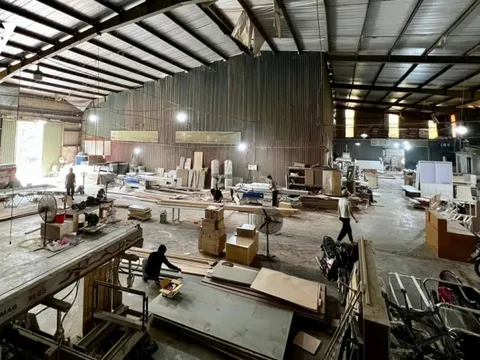 Doanh nghiệp khó xoay sở với giá xăng dầu, nguyên phụ liệu