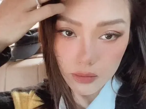 Fan chạnh lòng nhìn Minh Hằng hốc hác trước ngày cưới