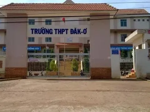 Một hiệu trưởng tử vong nghi rơi từ tầng 3 xuống