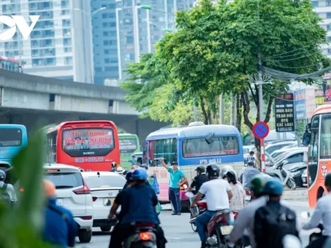 Công an Hà Nội lên tiếng về “bến xe chui" trên đường Phạm Hùng