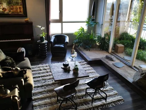 Bức tường đặc biệt trong căn nhà siêu sang nhìn ra sông của diva Hồng Nhung