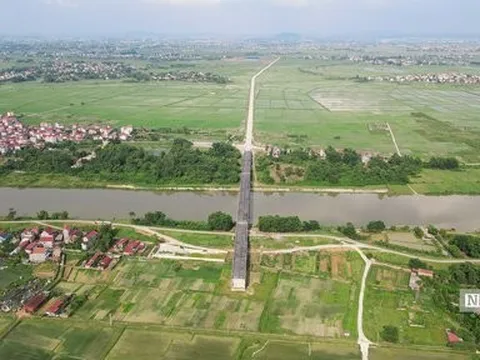 Cận cảnh cây cầu 110 tỷ đồng bỏ hoang trên vành đai 4