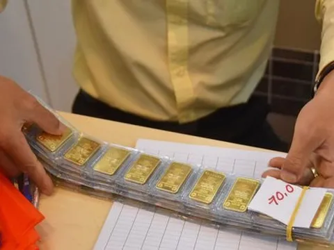 Bất thường thị trường vàng: Đến lúc bỏ độc quyền?