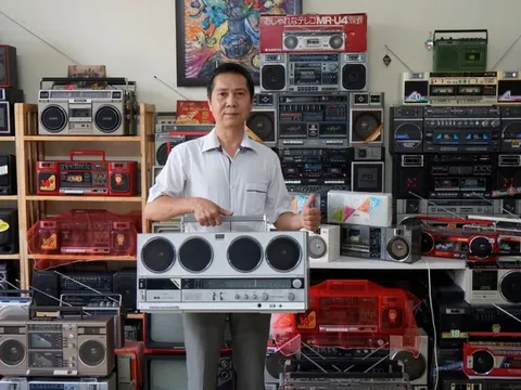 Người đàn ông sưu tầm 1.400 chiếc đài cassette cổ, trị giá bằng cả căn chung cư cao cấp