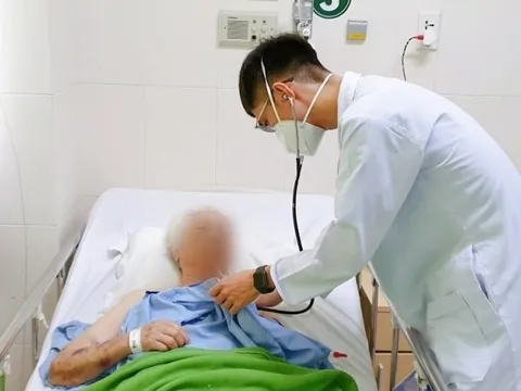 Cụ bà nguy kịch do dùng thuốc an thần quá liều