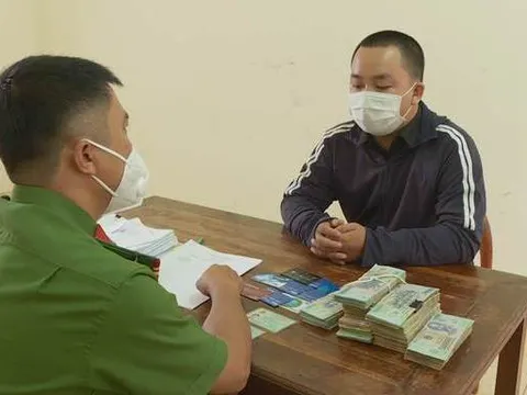 Cô gái 18 tuổi giúp người yêu hack hơn 400 tài khoản Facebook, chiếm đoạt hơn 10 tỉ đồng