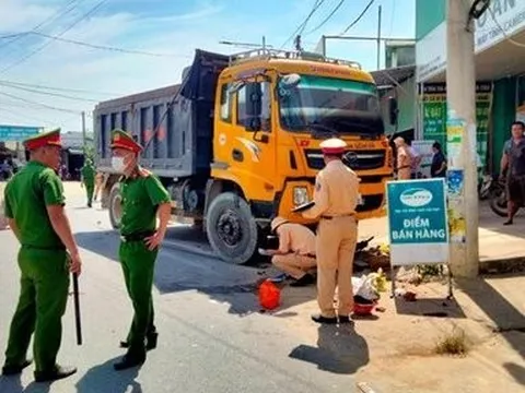 Hà Tĩnh: Bị cuốn vào gầm xe tải, 2 mẹ con thương vong