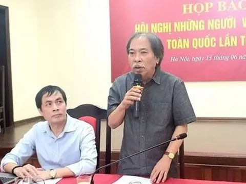 Hà Nội đồng ý hỗ trợ vé máy bay, Hội nhà văn từ chối vì quá chậm