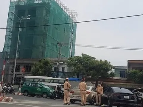 Đà Nẵng: Ùn tắc cục bộ, giao thông hỗn loạn sau va chạm giao thông